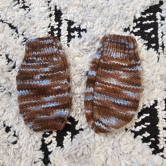 Baby Boy/Toddler Handmase Knit Hat and Mitten Set - Picture 5 of 5